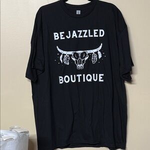 Gildan Black Graphic Tee with White Design